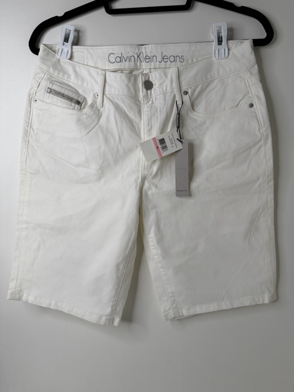 NWT Calvin Klein Jeans White Denim Bermuda Shorts  women’s Size 10